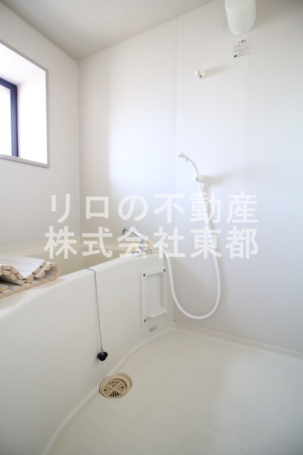 バス・シャワールーム　足が伸ばせる広々バスタブでリラックス♪