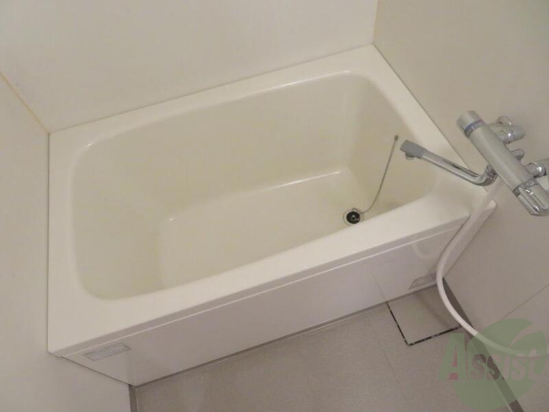 バス・シャワールーム　お風呂です。ここで一日の疲れを癒してください。