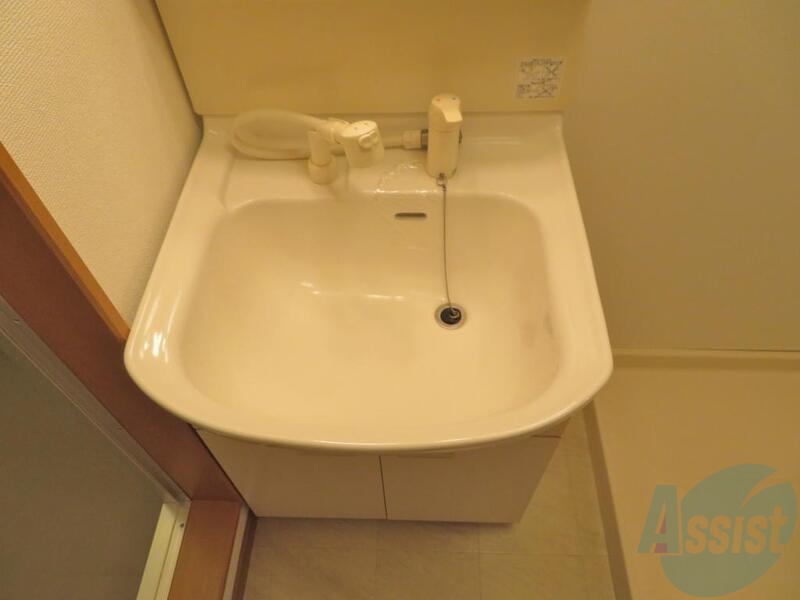 洗面設備　綺麗な洗面です。使い勝手が良さそうですね。