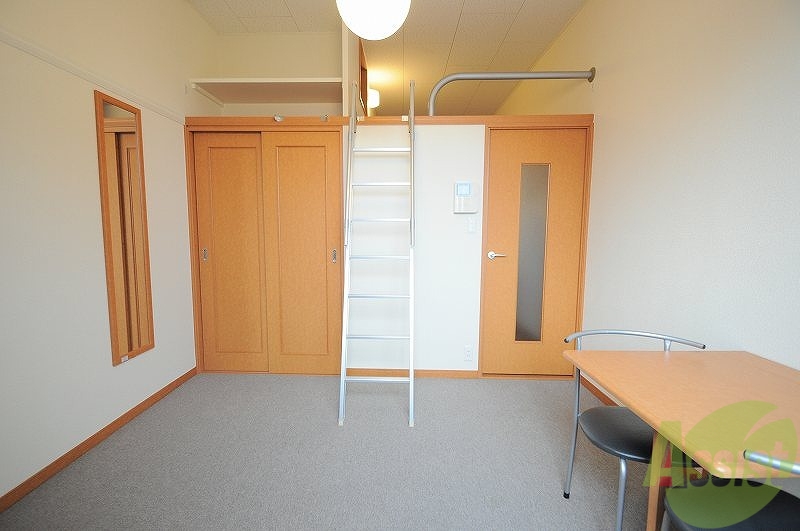 居室・リビング　２階以上は絨毯になります。