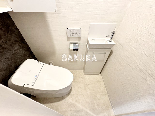 トイレ　嬉しい温水洗浄便座♪