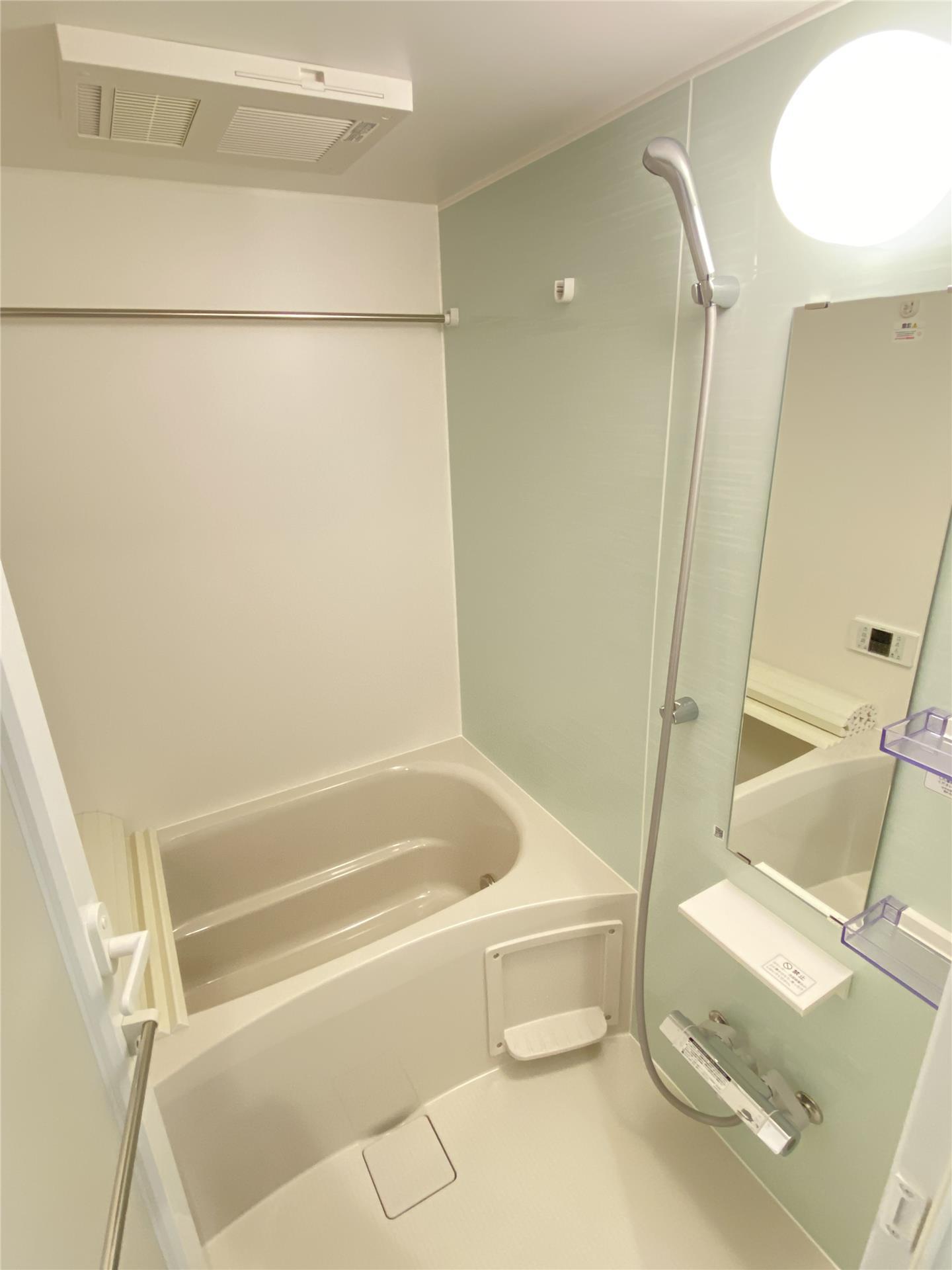 バス・シャワールーム　※実際は反転します。現状優先。