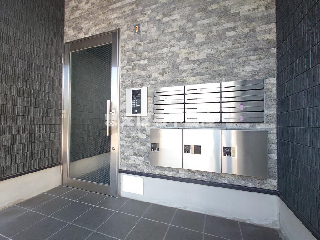 エントランス　オートロック付き