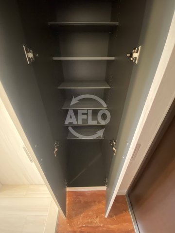 収納　プレジオ弁天町EURO（プレジオ弁天町ユーロ）　玄関収納