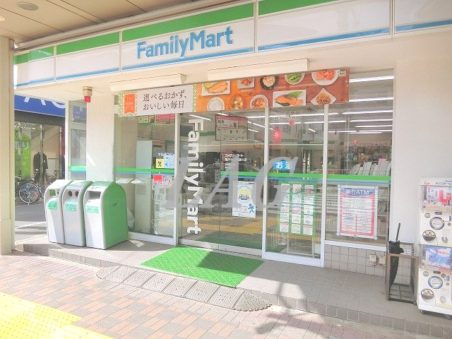 コンビニ　ファミリーマート 亀戸十三間通り店（コンビニ）まで400m