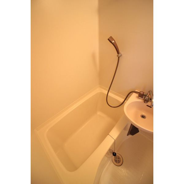 バス・シャワールーム　シャワーあり