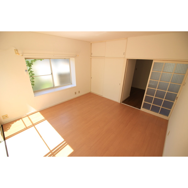 居室・リビング　フローリング８帖