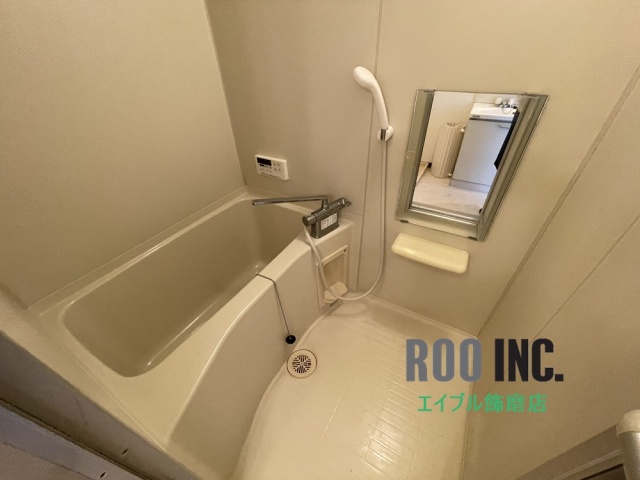 バス・シャワールーム　写真は反転のお部屋です