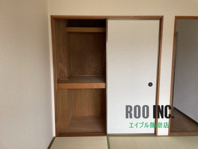 収納　写真は反転のお部屋です