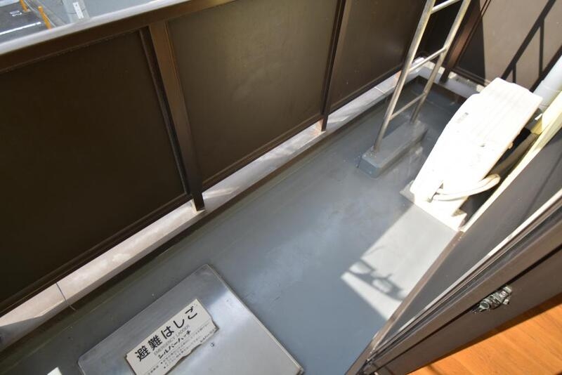 バルコニー　お洗濯物もタップリ干せそうですね！