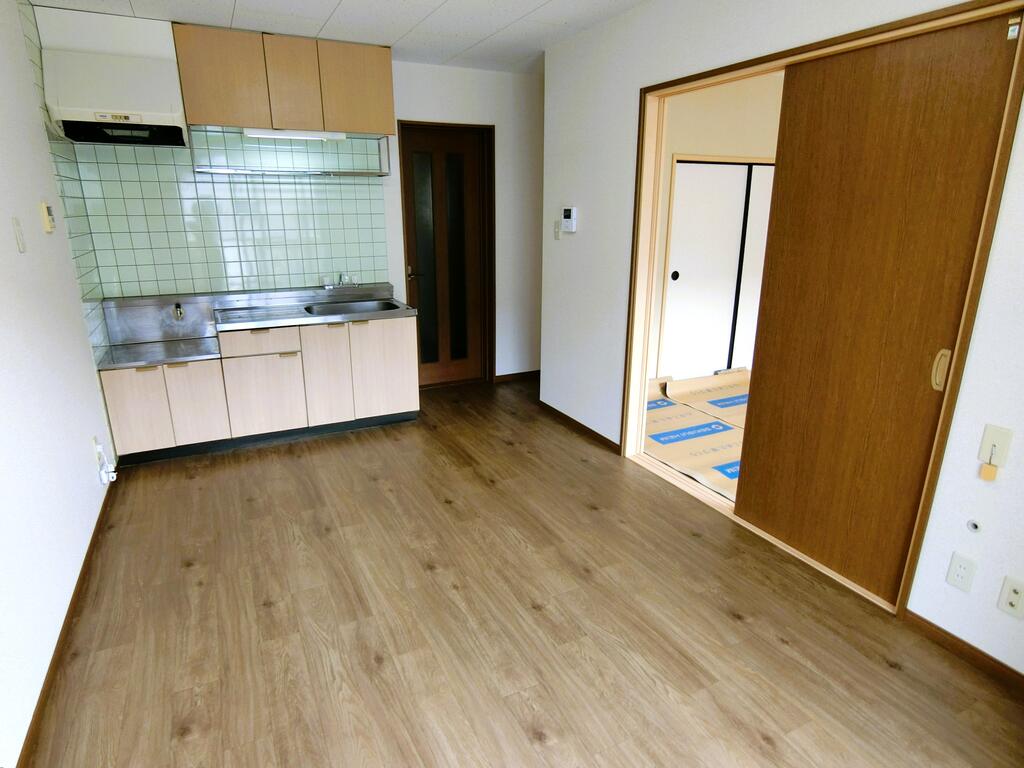 キッチン　※写真は別号室のため実際とは異なる場合がございます