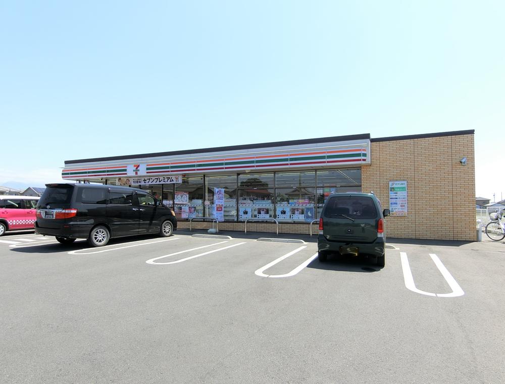 コンビニ　セブンイレブン前橋箱田町店（コンビニ）まで659m