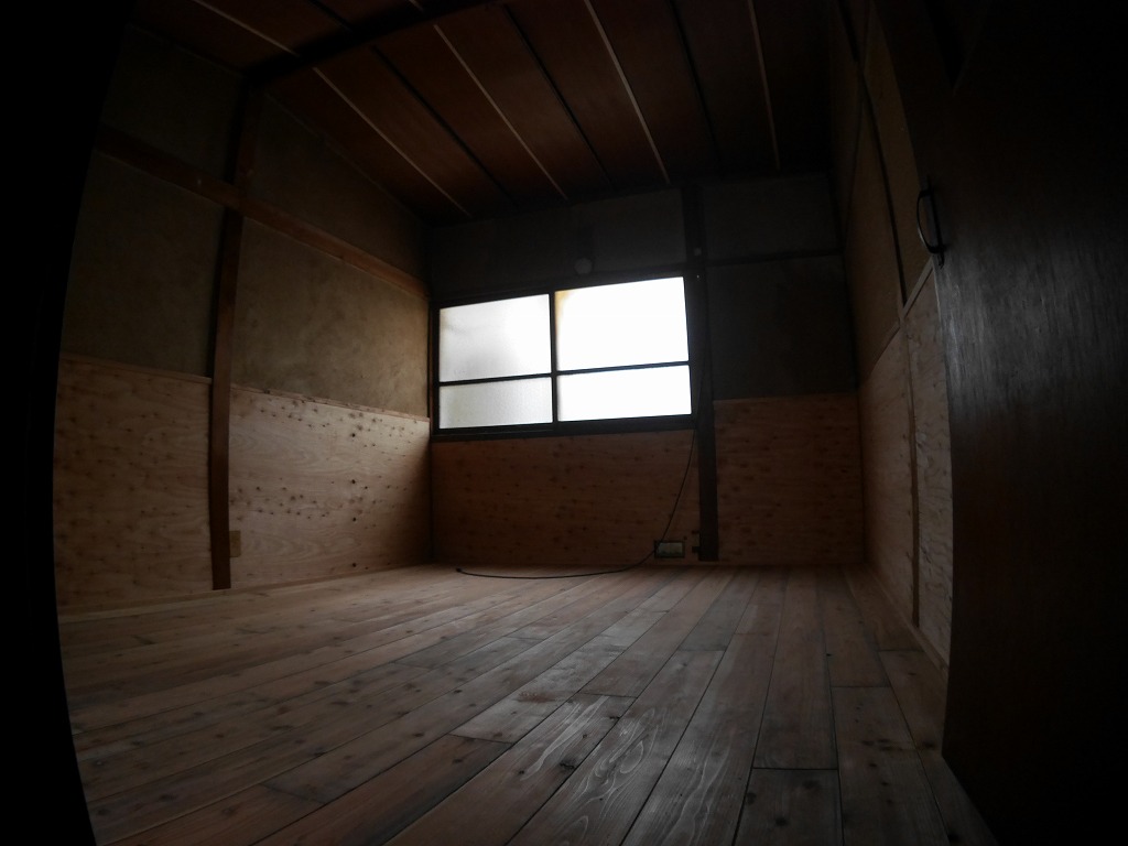 居室・リビング　明るい洋室です