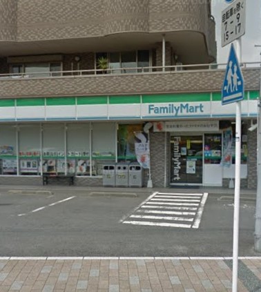 コンビニ　ファミリーマート（コンビニ）まで256m