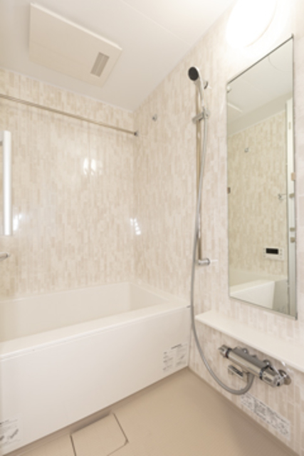 バス・シャワールーム　※写真は同タイプ住戸です。