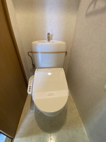 トイレ　同物件内別部屋の写真になります※現況優先