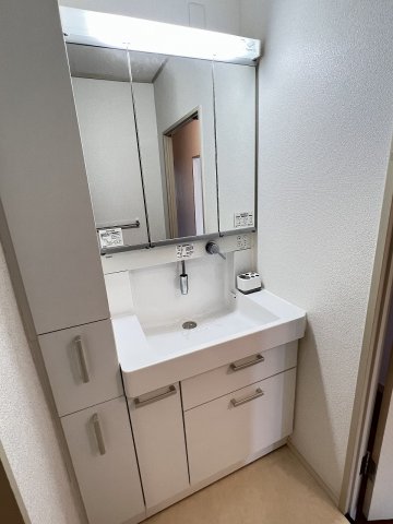 洗面設備　☆シャワー付き独立洗面化粧台☆※参考写真
