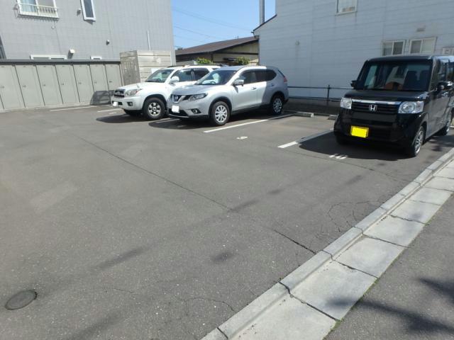 駐車場　駐車場