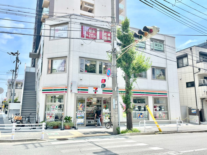 コンビニ　セブンイレブン（コンビニ）まで200m