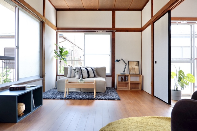 居室・リビング　モデルルームにつき入居時は家具撤去します