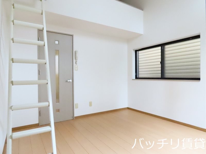 居室・リビング　同型タイプの為、現状を優先致します。