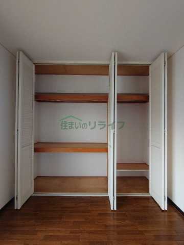 収納　別部屋参考写真となります。