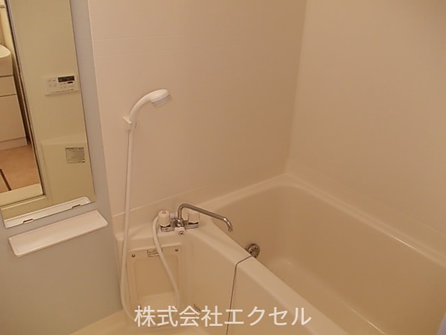 バス・シャワールーム　追い焚き機能付きです。
