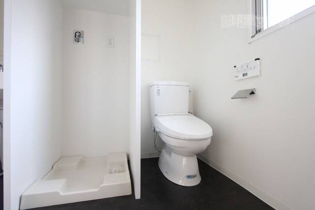 トイレ　トイレはウォシュレットついてますよ