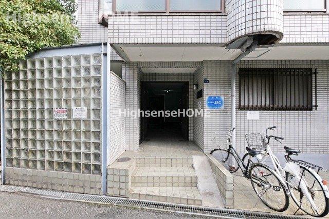 エントランス　清潔なエントランスです