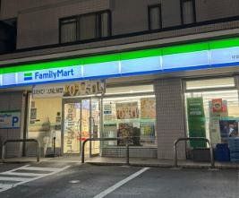 コンビニ　ファミリーマート甲陽園駅前店（コンビニ）まで2980m