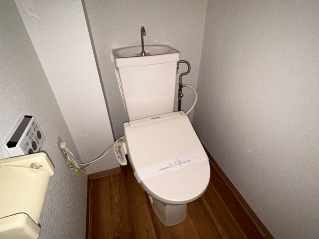 トイレ　※別号室参考写真