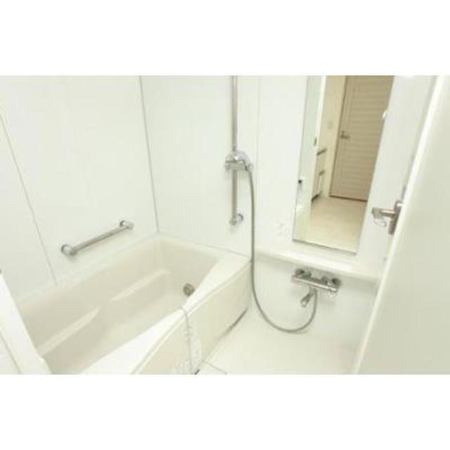 バス・シャワールーム　※写真は同タイプ住戸です。