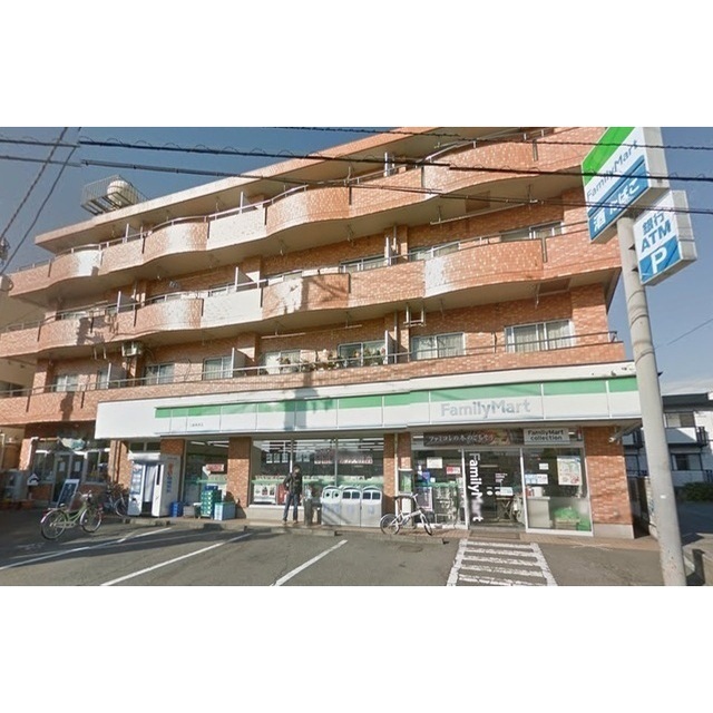 コンビニ　ファミリーマート（コンビニ）まで142m