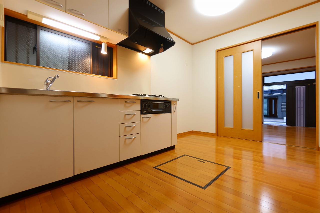 西小山 1フロアの居間写真