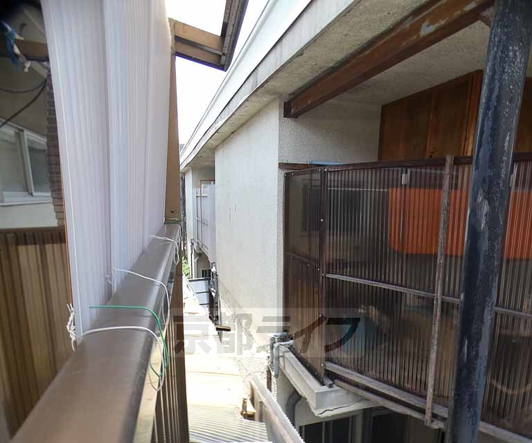 眺望　近隣に家があります。