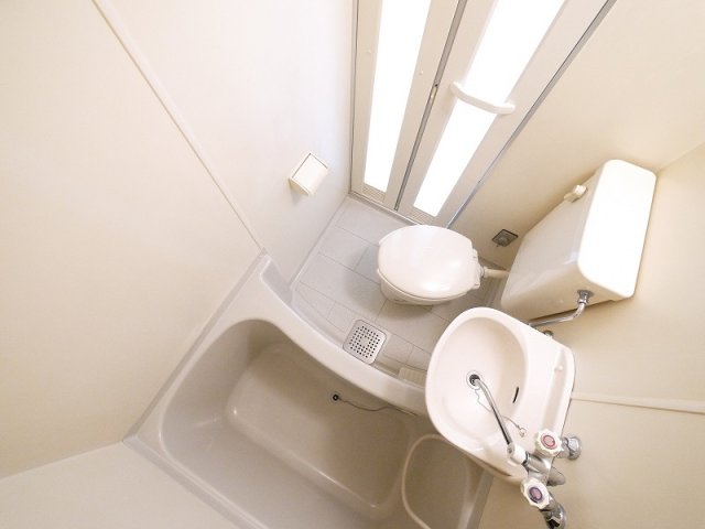 バス・シャワールーム　お風呂です