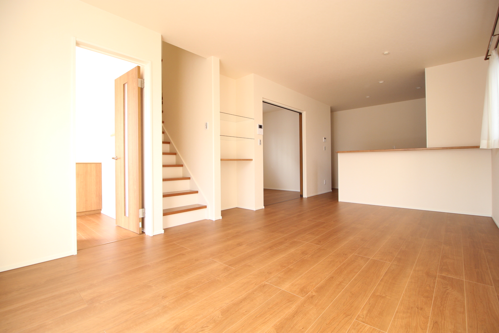 居室・リビング　LDKの眺めです！