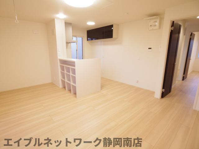 プリメーラIIの居間写真