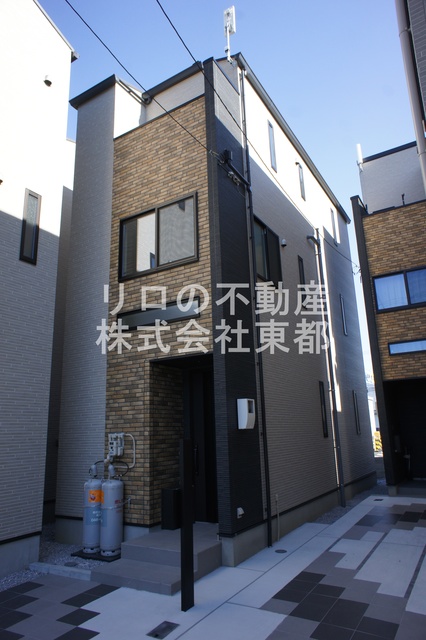 下麻生３丁目戸建ての建物外観