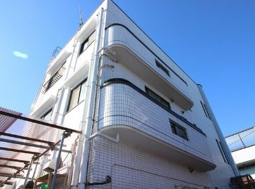 横浜市緑区長津田町のマンションの建物外観
