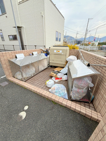 【広島市安芸区船越南のマンションのドラックストア】