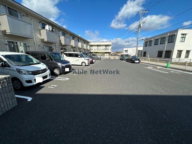 【山陽小野田市大字小野田のアパートの駐車場】