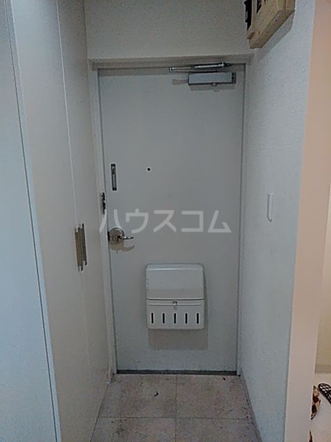 【世田谷区新町のマンションの玄関】