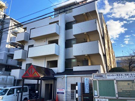 【尼崎市南竹谷町のマンションの建物外観】