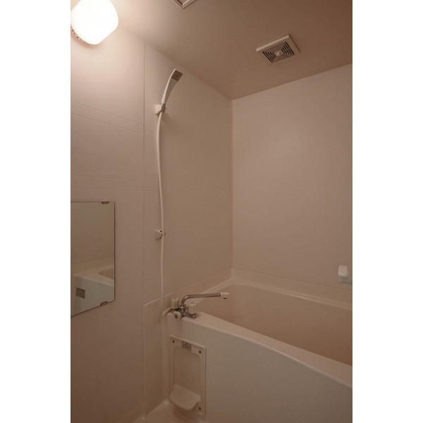 バス・シャワールーム　同じ建物の別のお部屋