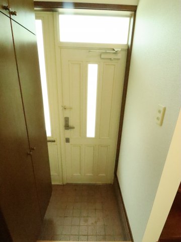 玄関　シューズボックス付き玄関！*前回募集時