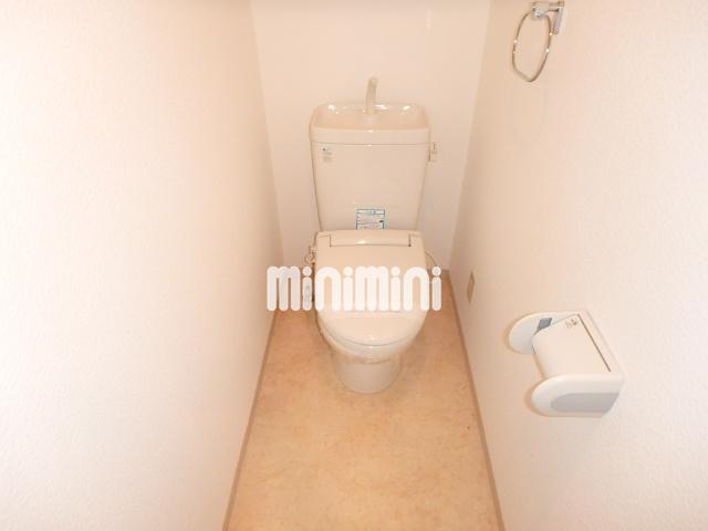 トイレ　落ち着く個室空間のトイレです。