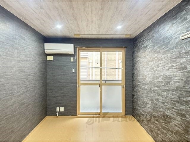 エミネンス西京極の居間写真