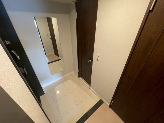 玄関　※別部屋の写真です