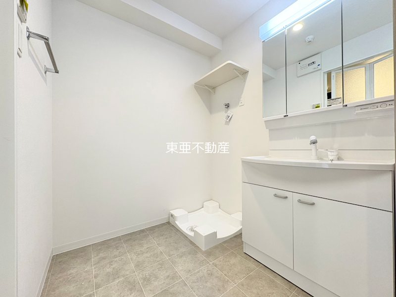 洗面設備　モデル写真